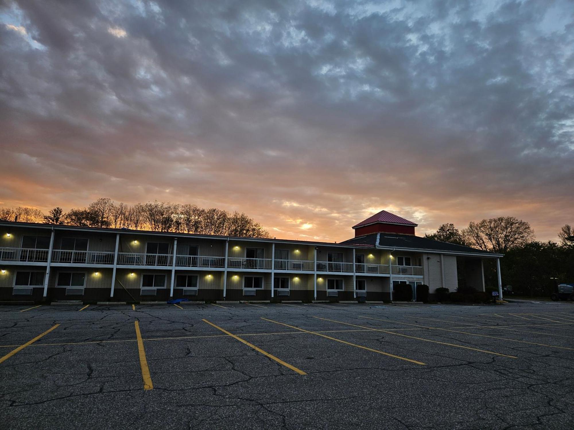 Center Street Value Inn Auburn Exterior photo